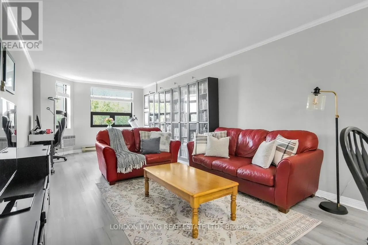 604 - 549 RIDOUT STREET N, #604