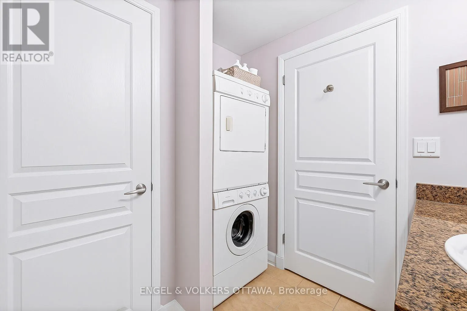 409 - 200 BESSERER STREET