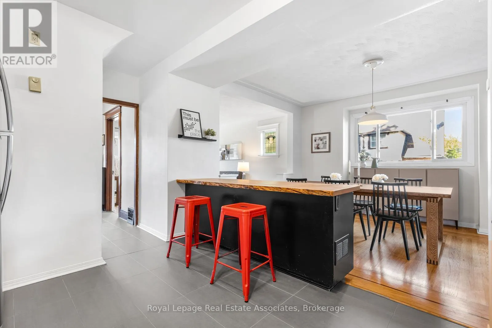 263 HOUGHTON AVENUE S