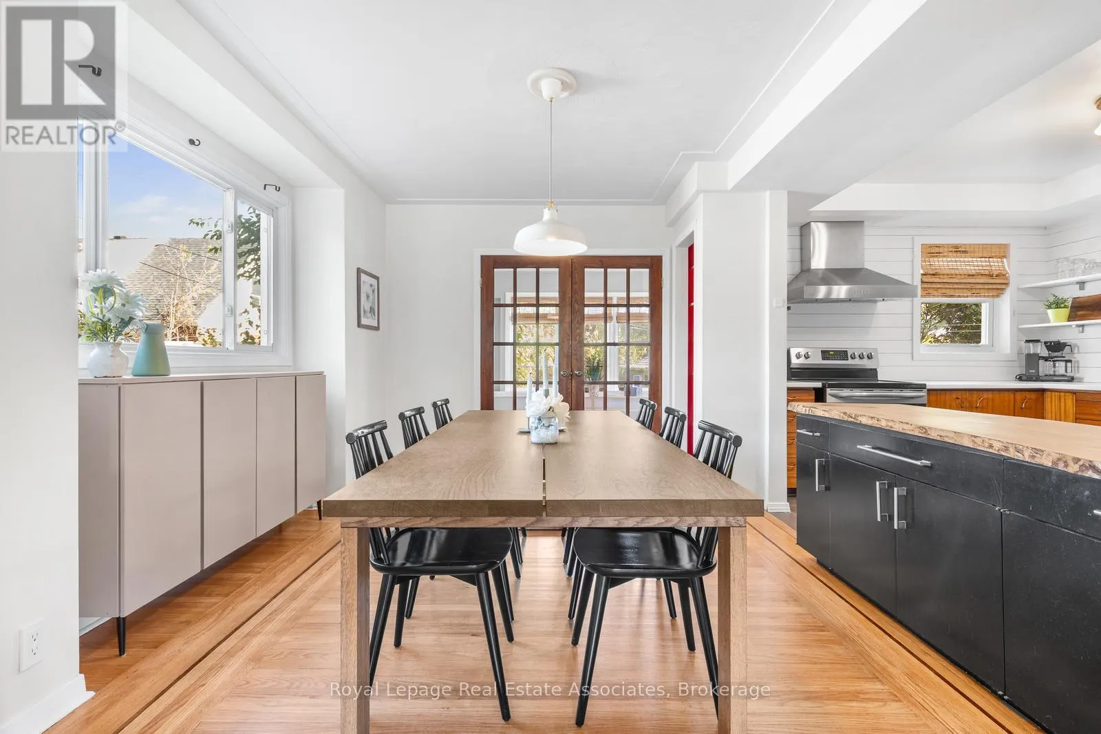 263 HOUGHTON AVENUE S