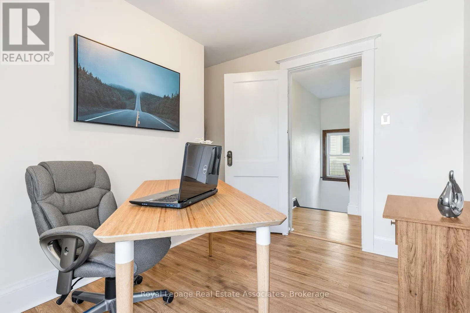 263 HOUGHTON AVENUE S