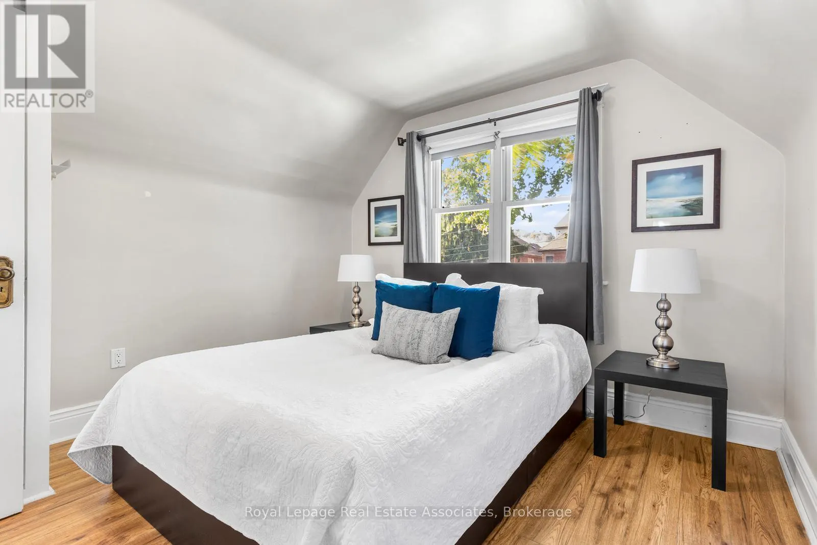 263 HOUGHTON AVENUE S