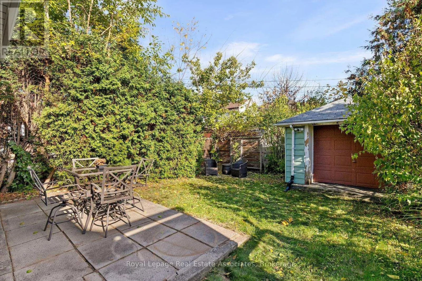 263 HOUGHTON AVENUE S