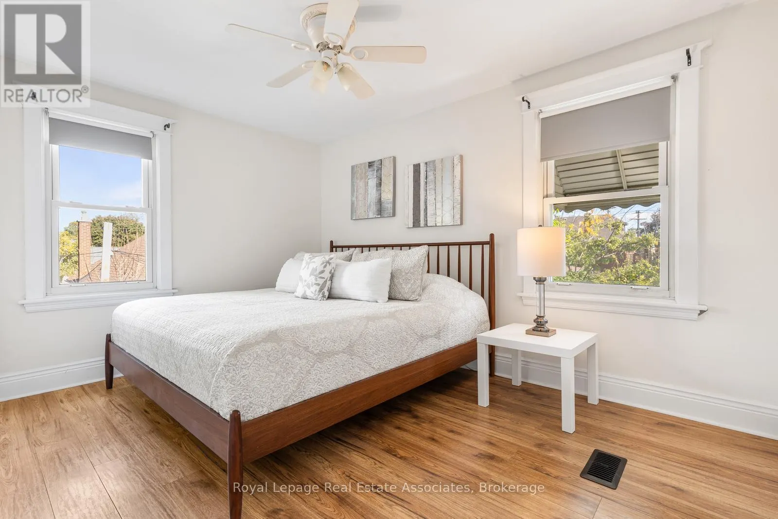 263 HOUGHTON AVENUE S