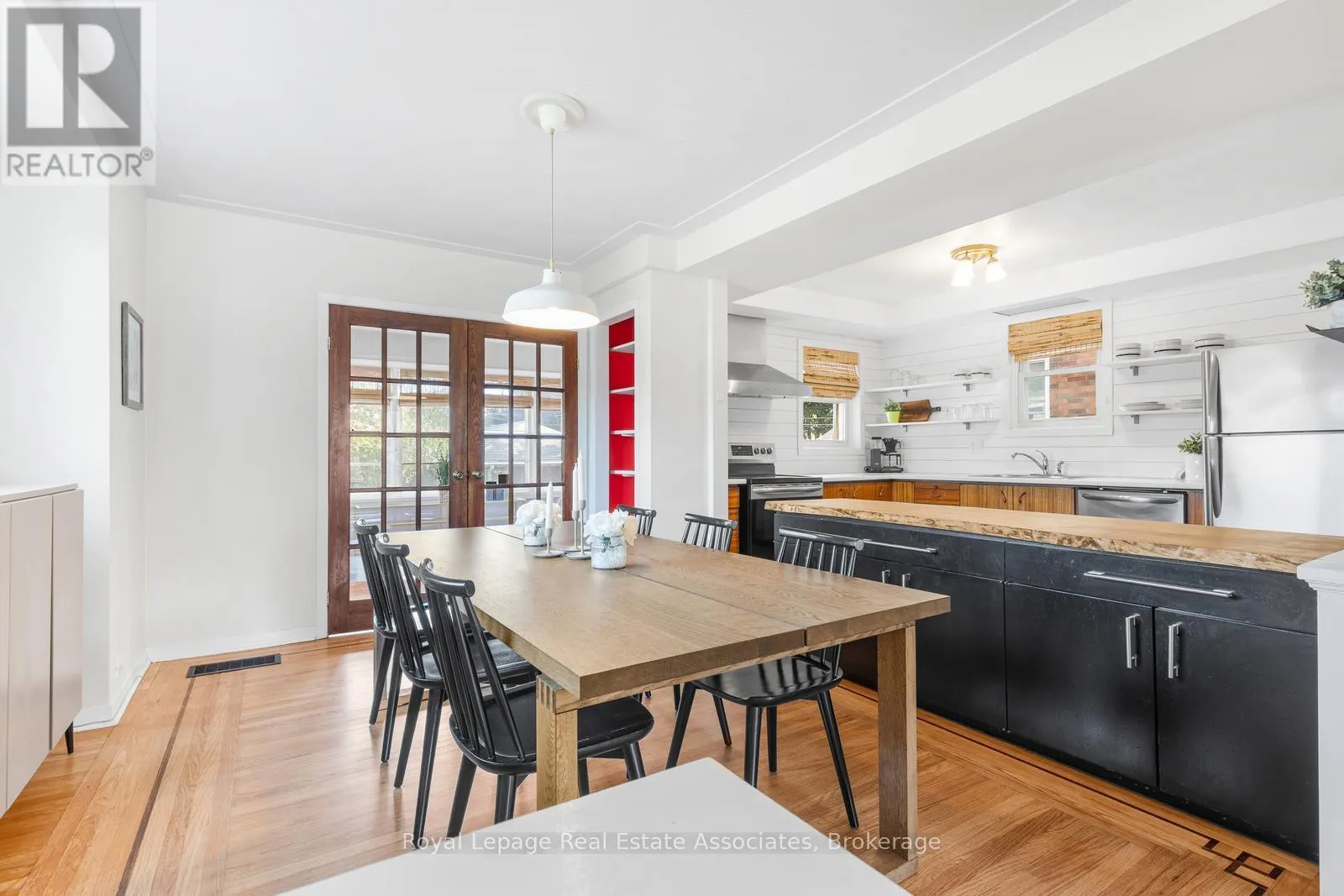 263 HOUGHTON AVENUE S