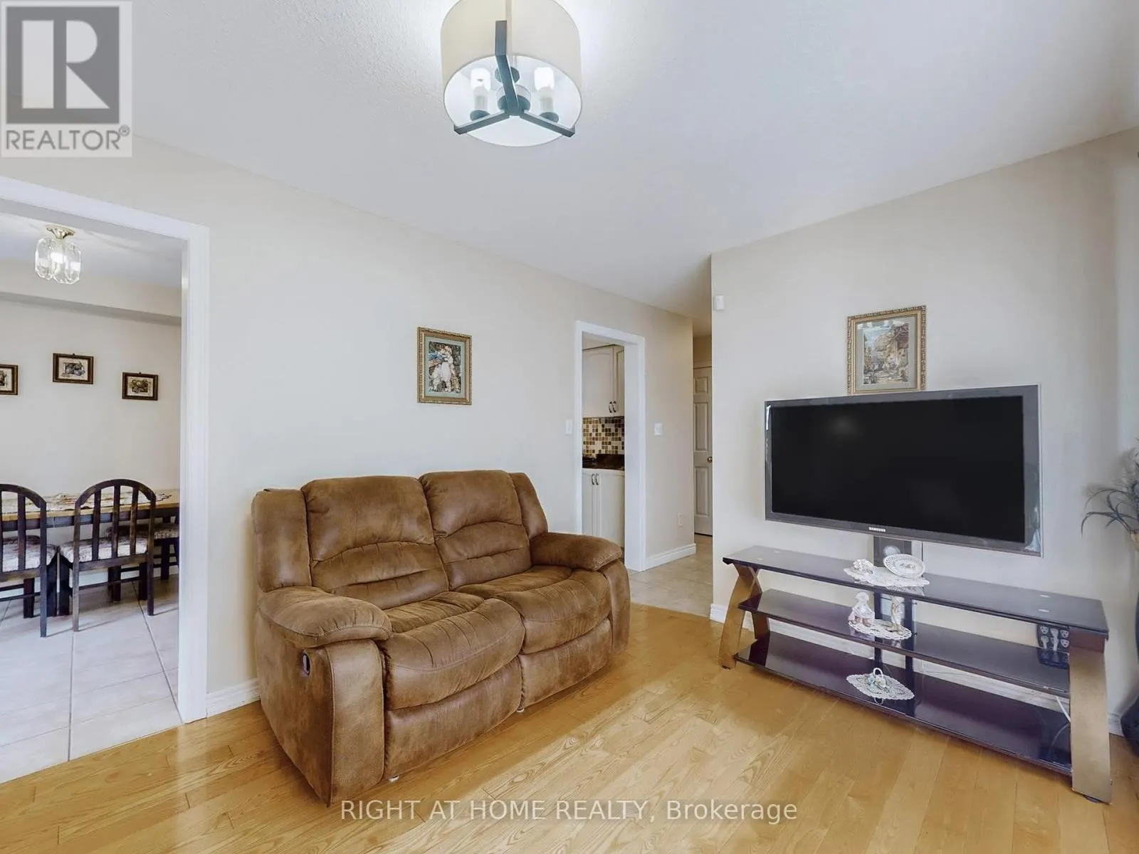 124 PEACHWOOD CRESCENT