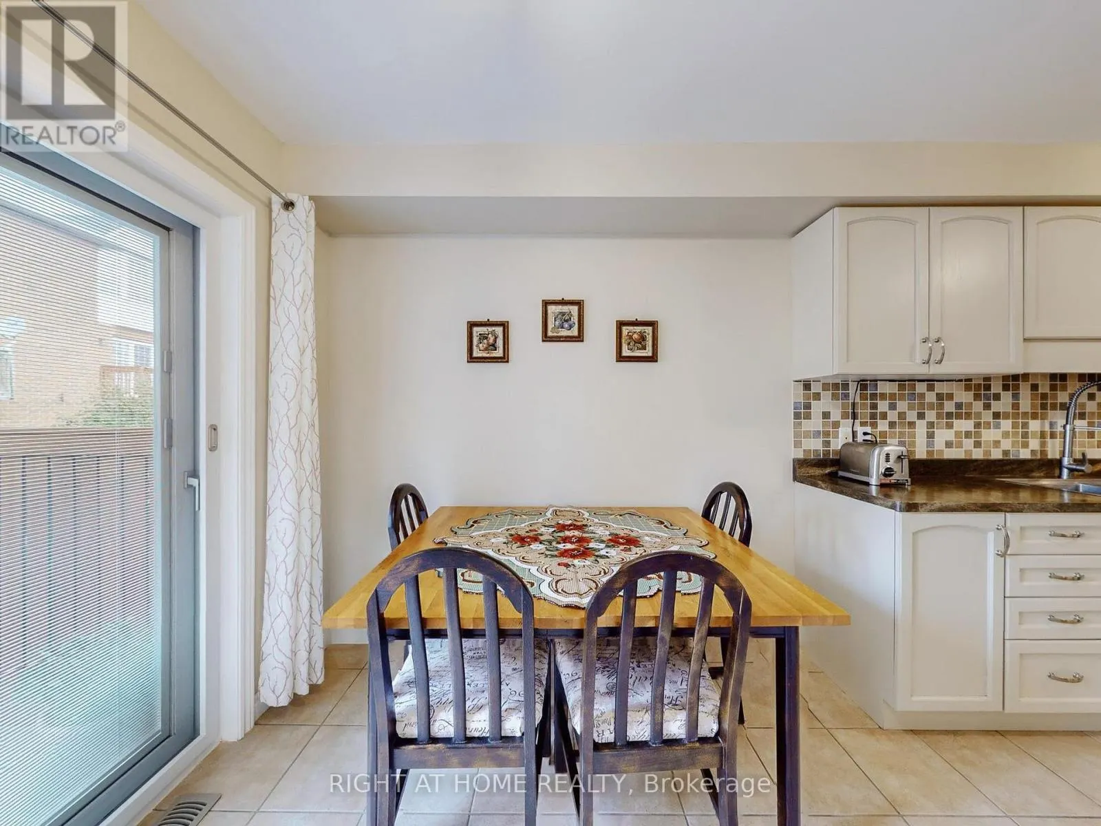 124 PEACHWOOD CRESCENT