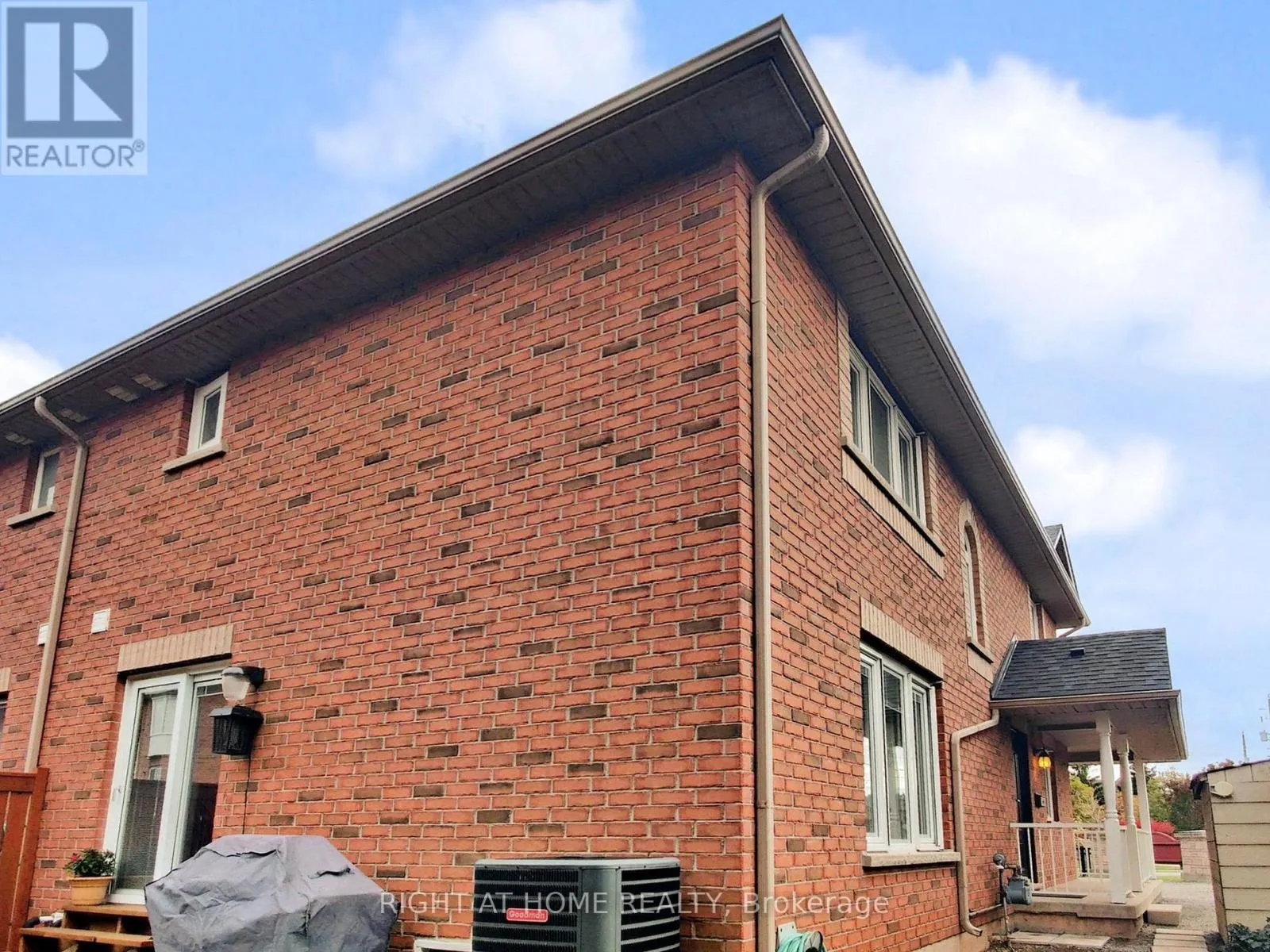 124 PEACHWOOD CRESCENT