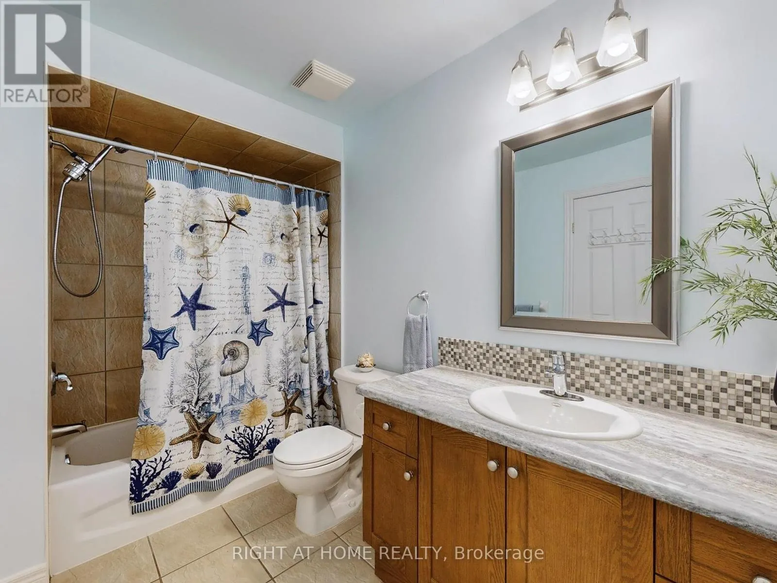 124 PEACHWOOD CRESCENT