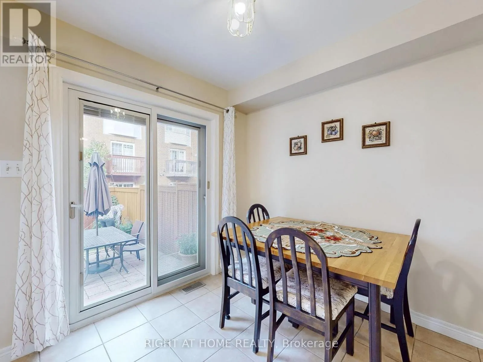 124 PEACHWOOD CRESCENT