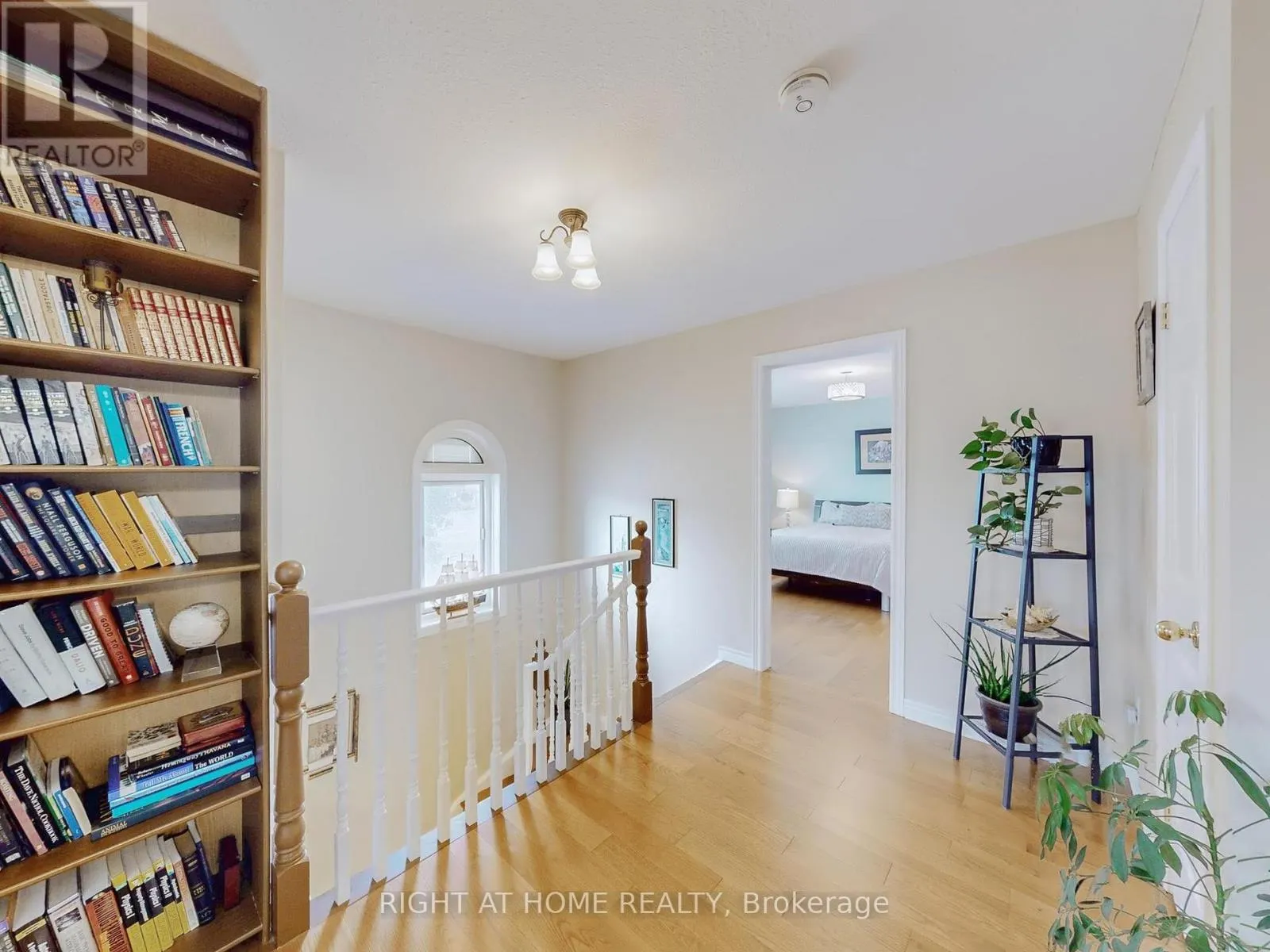 124 PEACHWOOD CRESCENT