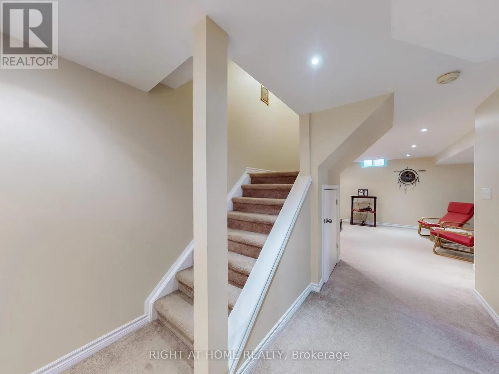 124 PEACHWOOD CRESCENT