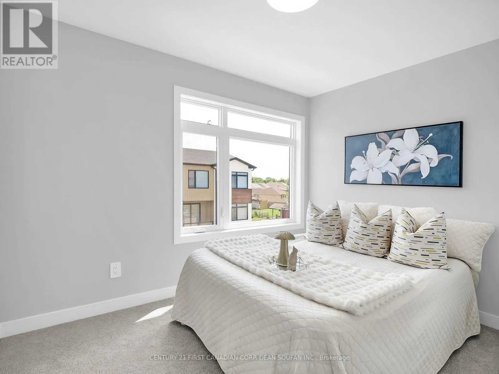 22 - 349 SOUTHDALE ROAD E, #22