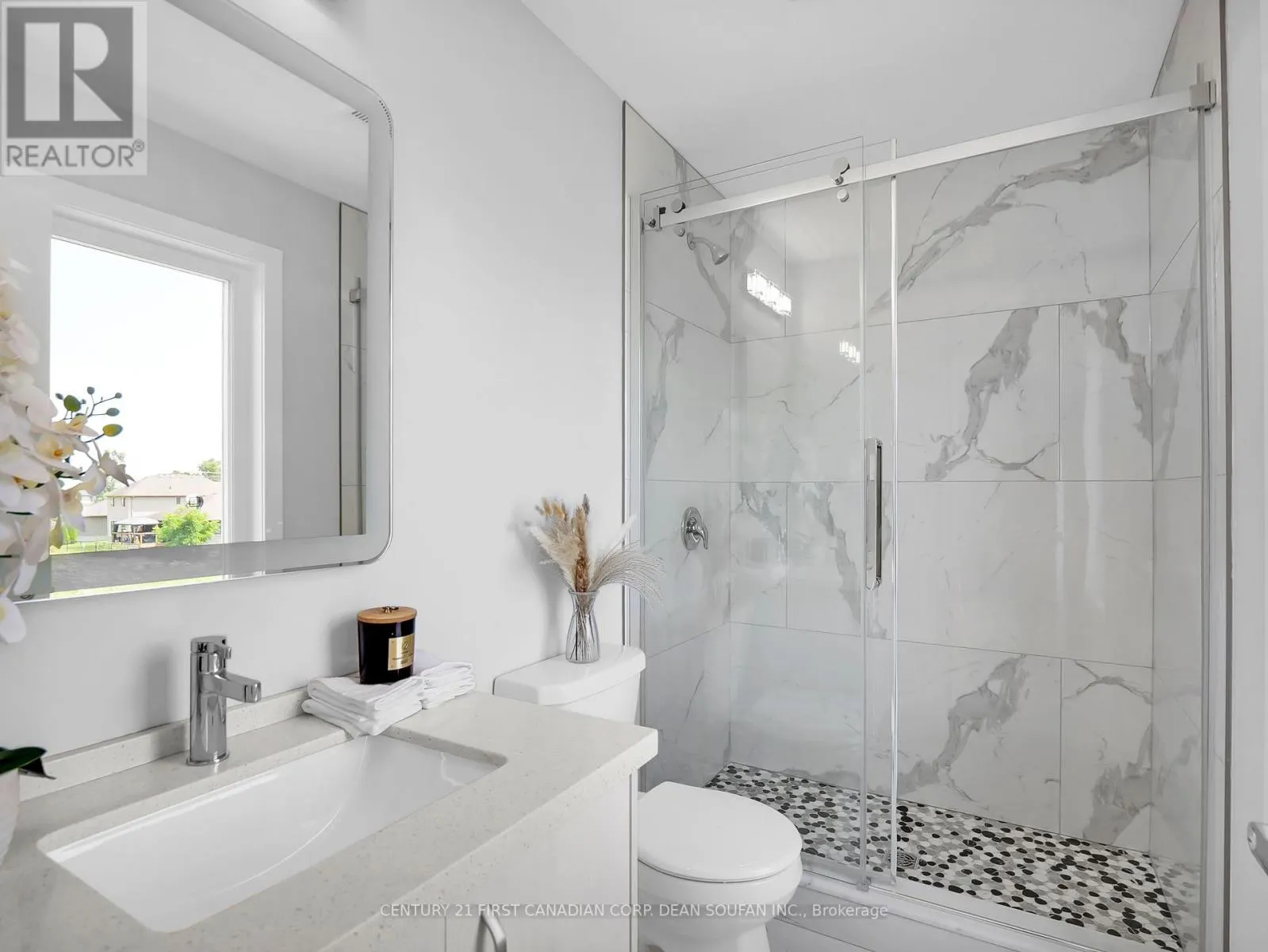 6 - 349 SOUTHDALE ROAD E, #6