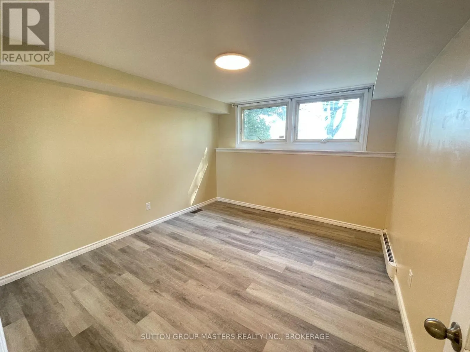 2 - 248 MCLELLAN COURT, #2
