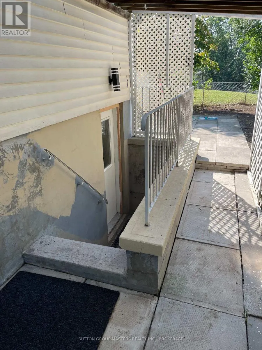 2 - 248 MCLELLAN COURT, #2