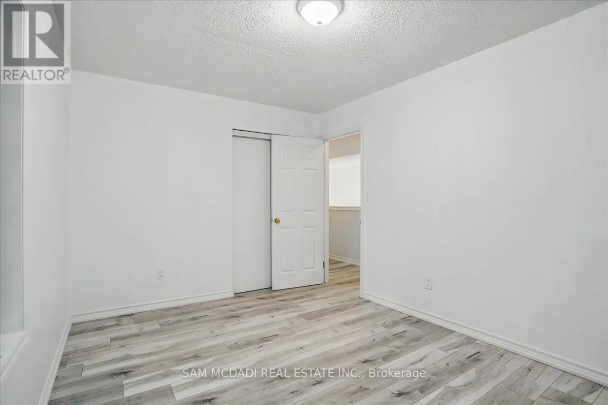 20 - 6 VALLEY RIDGE LANE