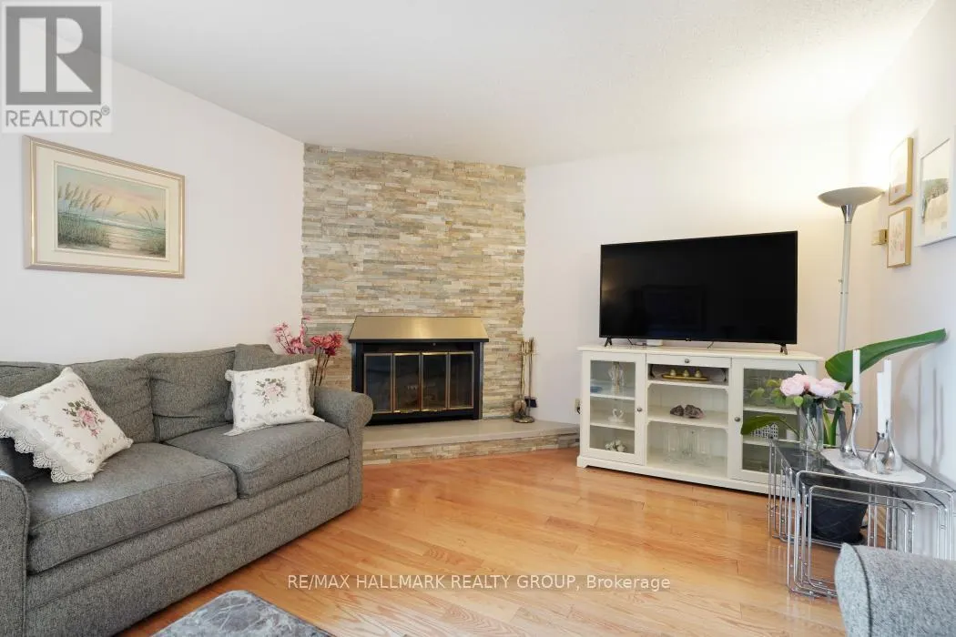 2534 SOUTHVALE CRESCENT