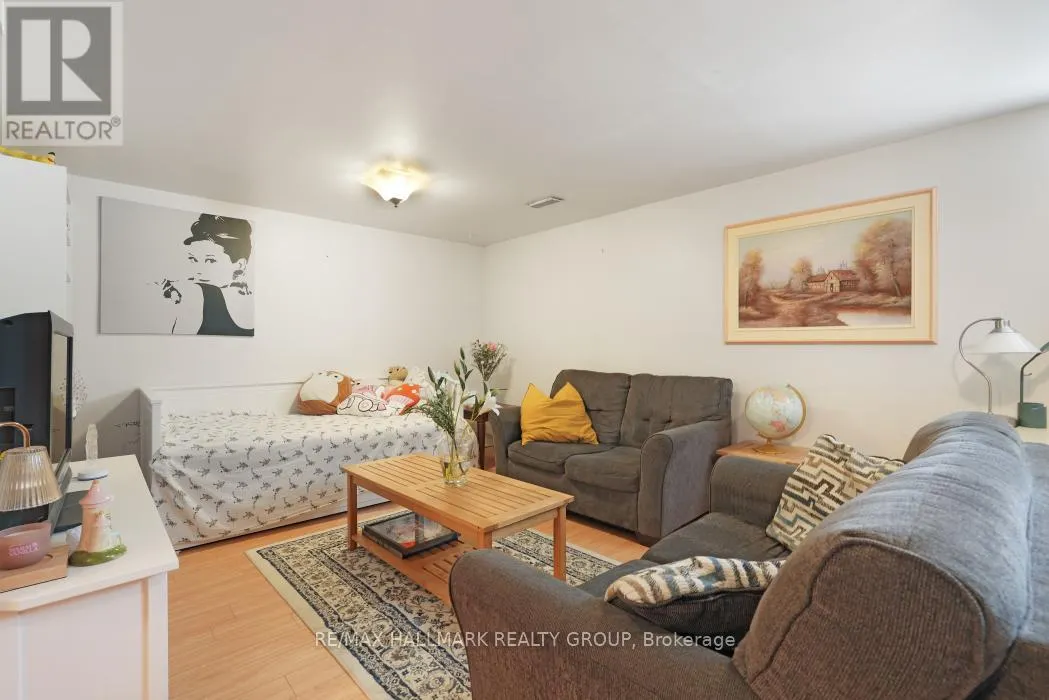 2534 SOUTHVALE CRESCENT