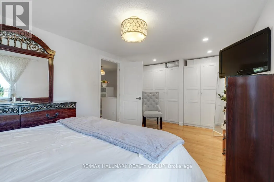 2534 SOUTHVALE CRESCENT