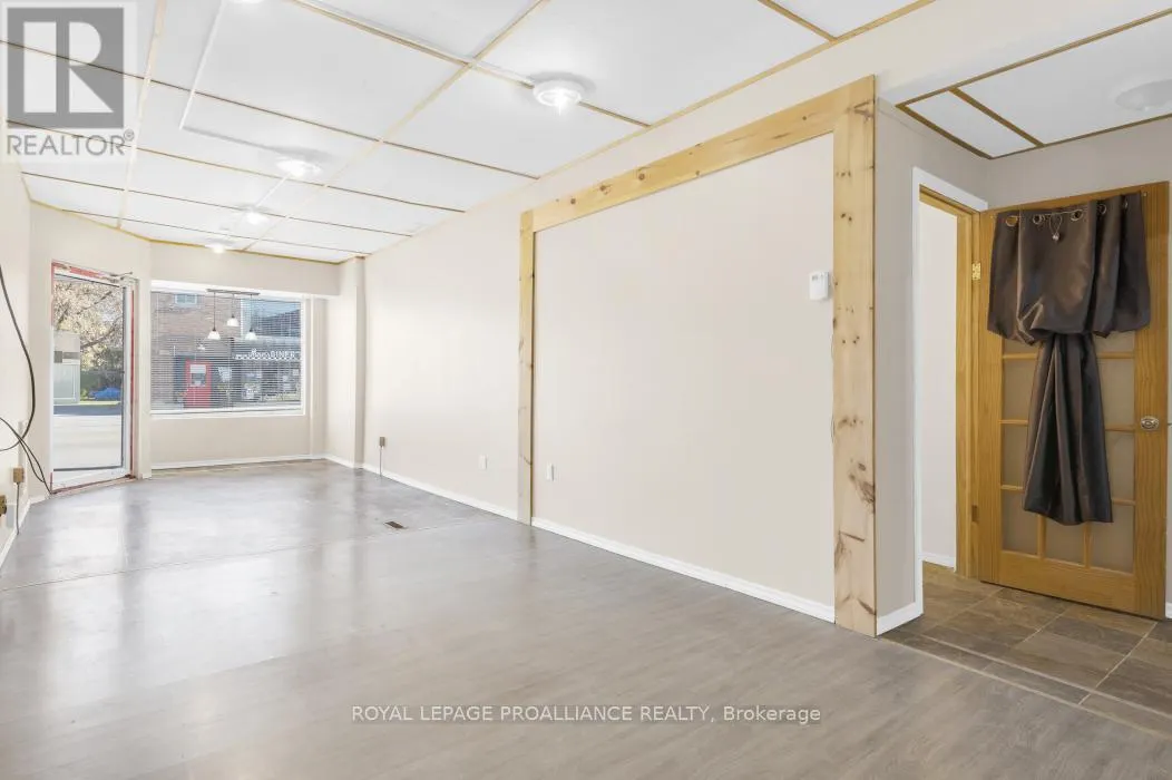 208 VICTORIA STREET N