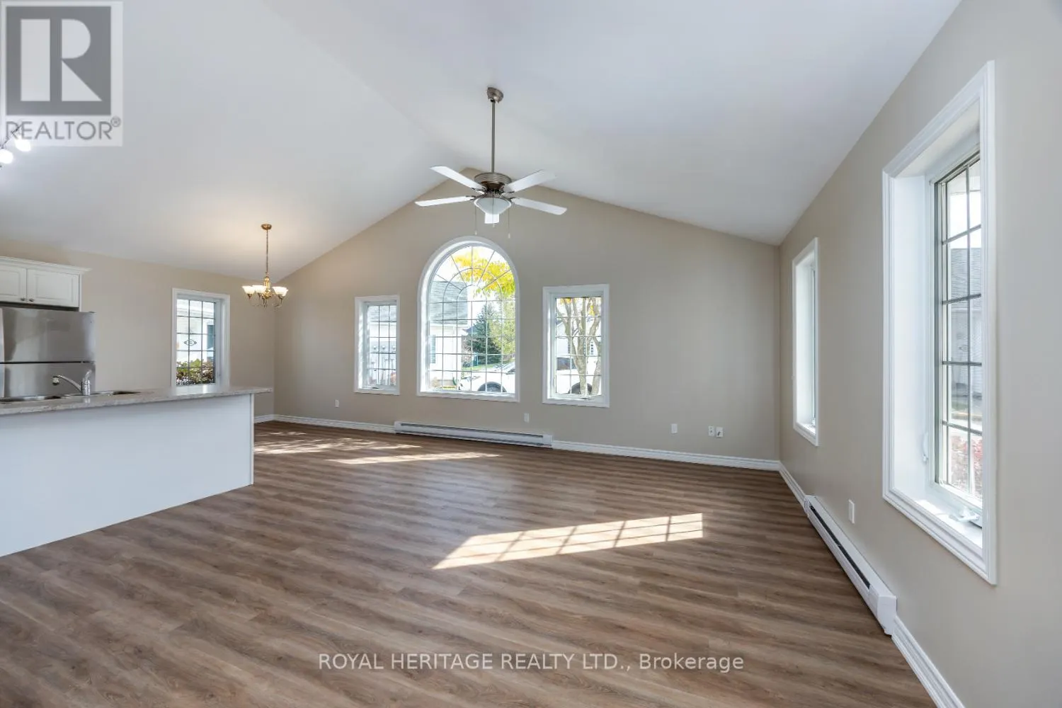 501 - 325 DENSMORE ROAD W, #501