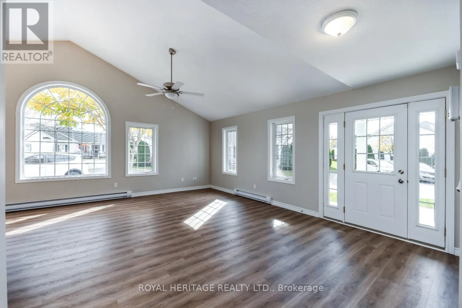 501 - 325 DENSMORE ROAD W, #501