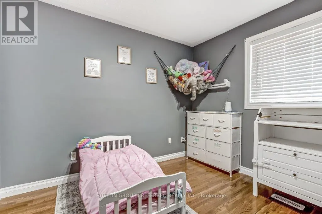 296 BOURNEMOUTH DRIVE