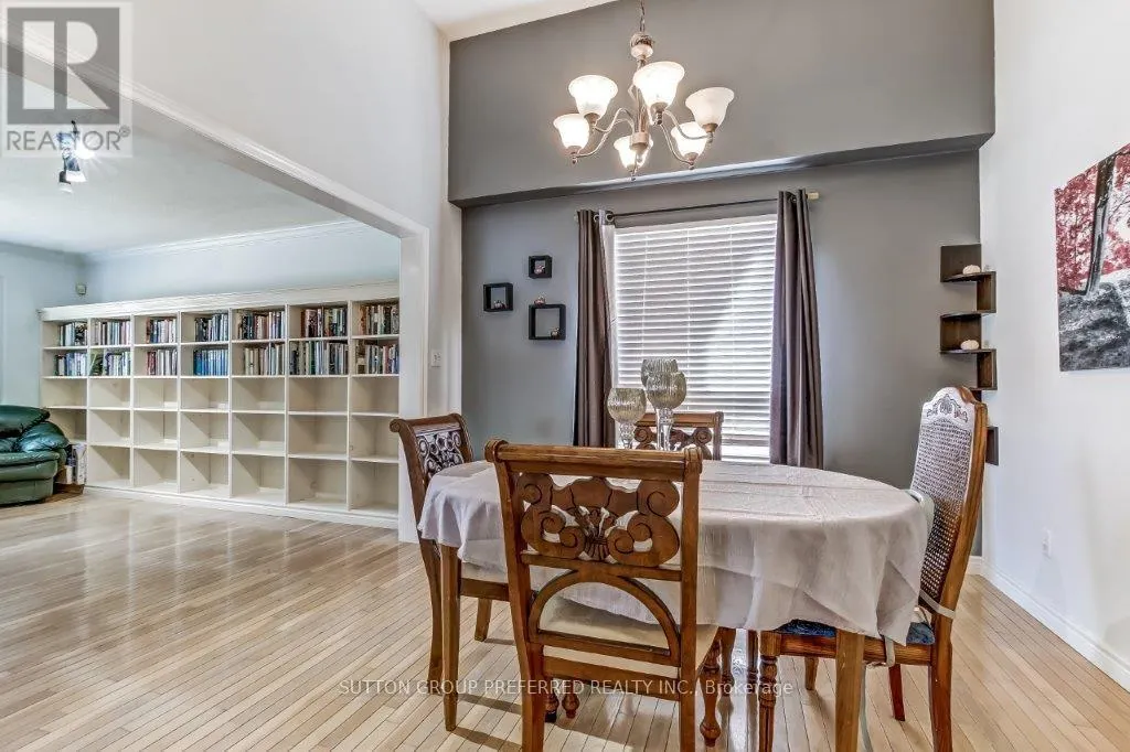 296 BOURNEMOUTH DRIVE