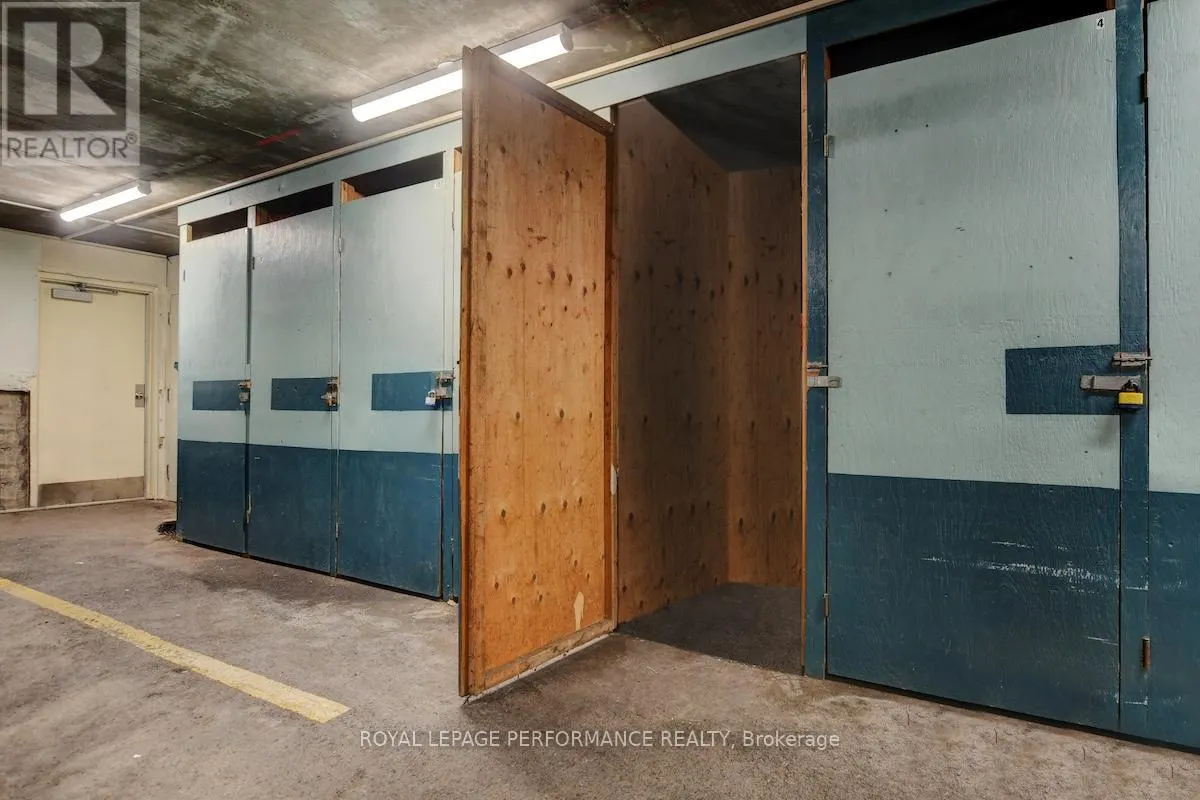 3 - 2 COLUMBUS AVENUE