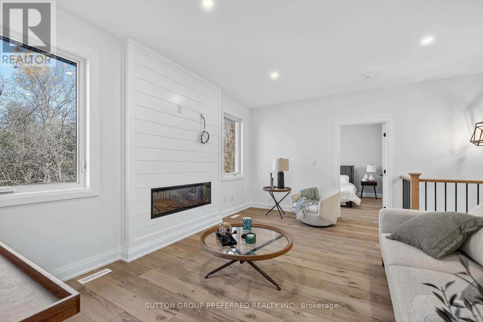 22 - 175 GLENGARIFF DRIVE, #22