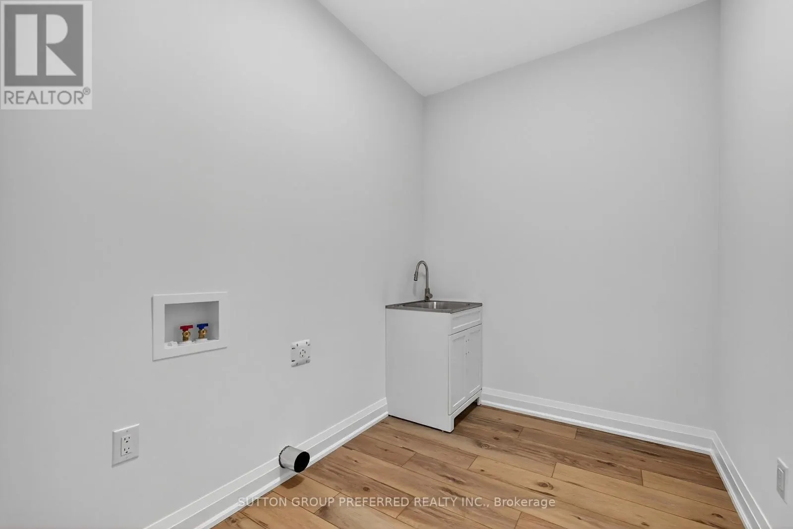 22 - 175 GLENGARIFF DRIVE, #22