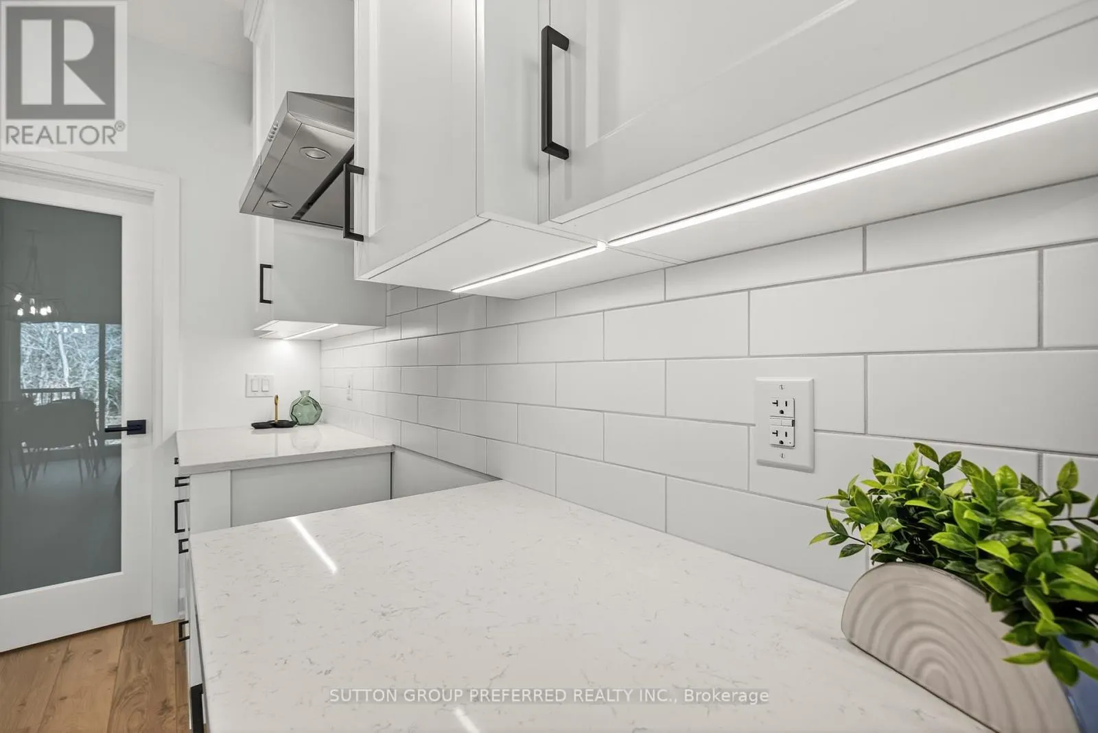 22 - 175 GLENGARIFF DRIVE, #22