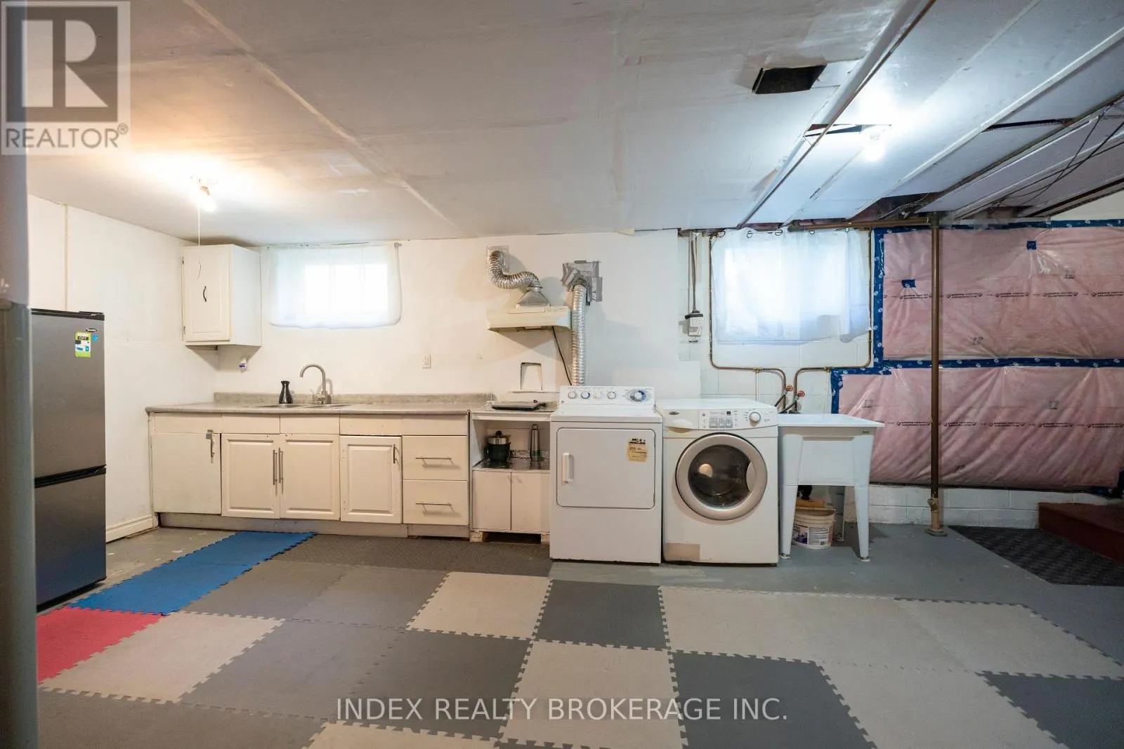 3664 ARLINGTON AVENUE