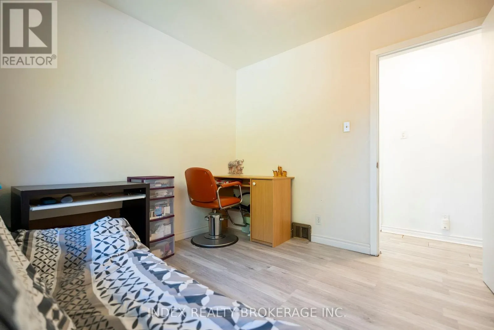 3664 ARLINGTON AVENUE