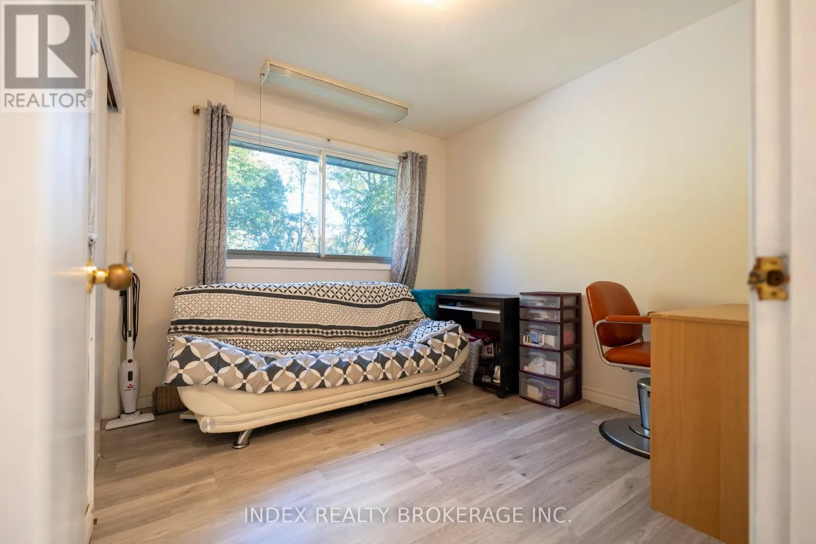 3664 ARLINGTON AVENUE