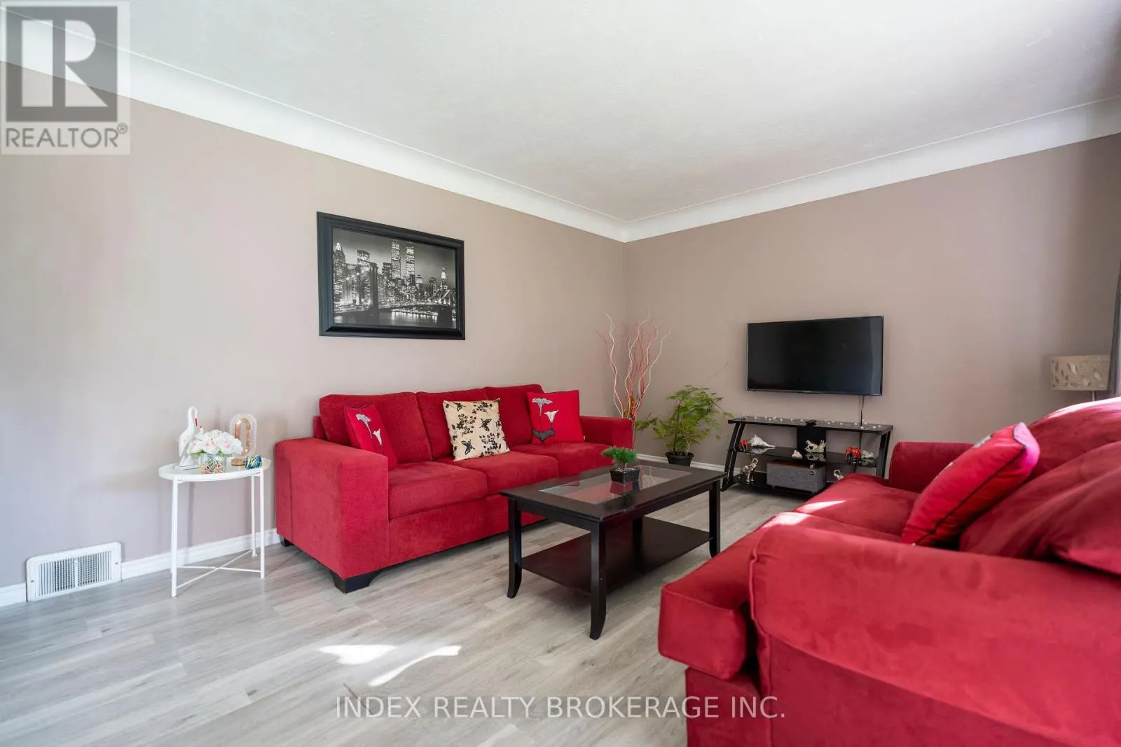 3664 ARLINGTON AVENUE