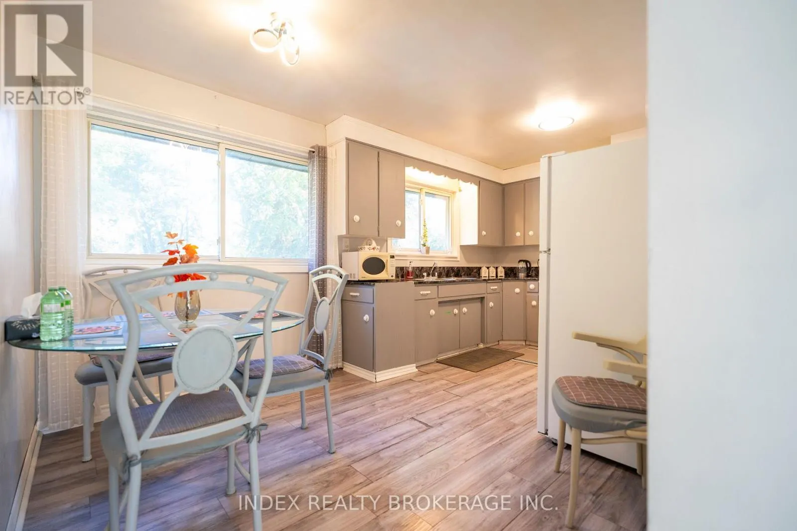 3664 ARLINGTON AVENUE