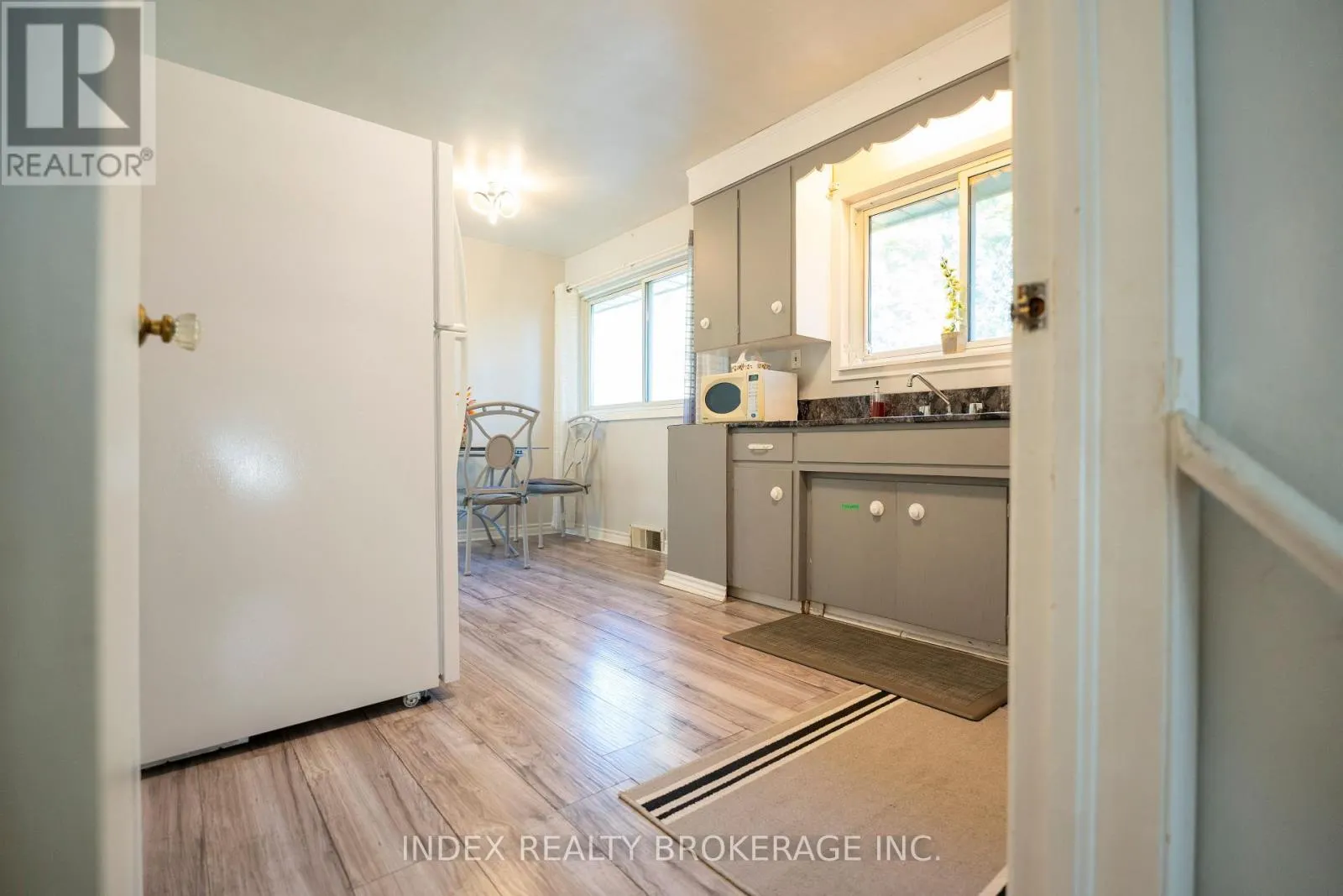 3664 ARLINGTON AVENUE