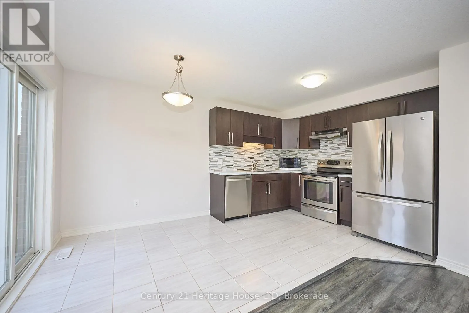 289 SILVERWOOD AVENUE