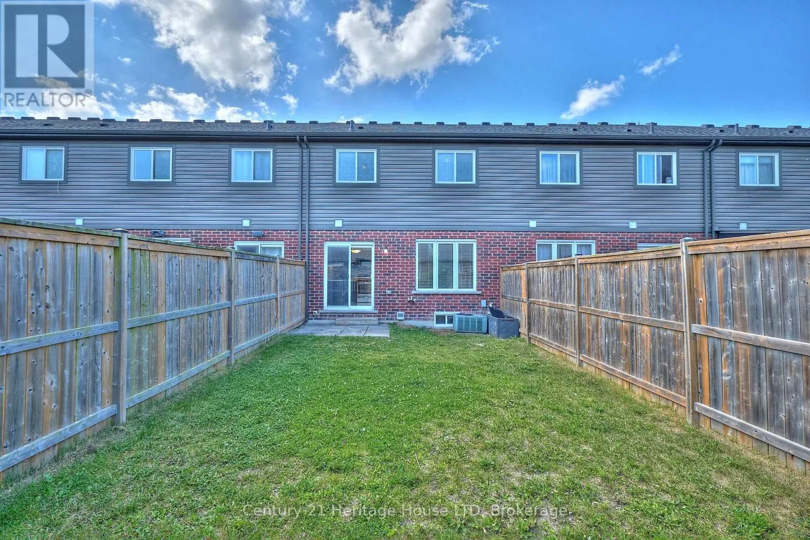 289 SILVERWOOD AVENUE