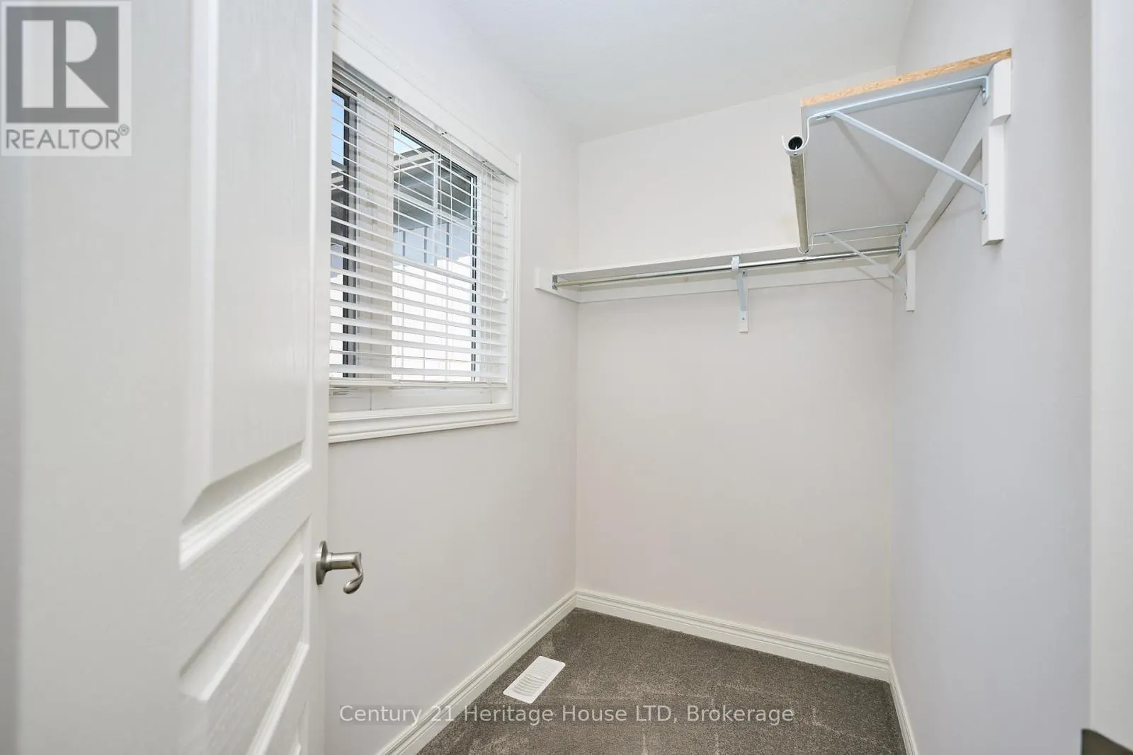 289 SILVERWOOD AVENUE