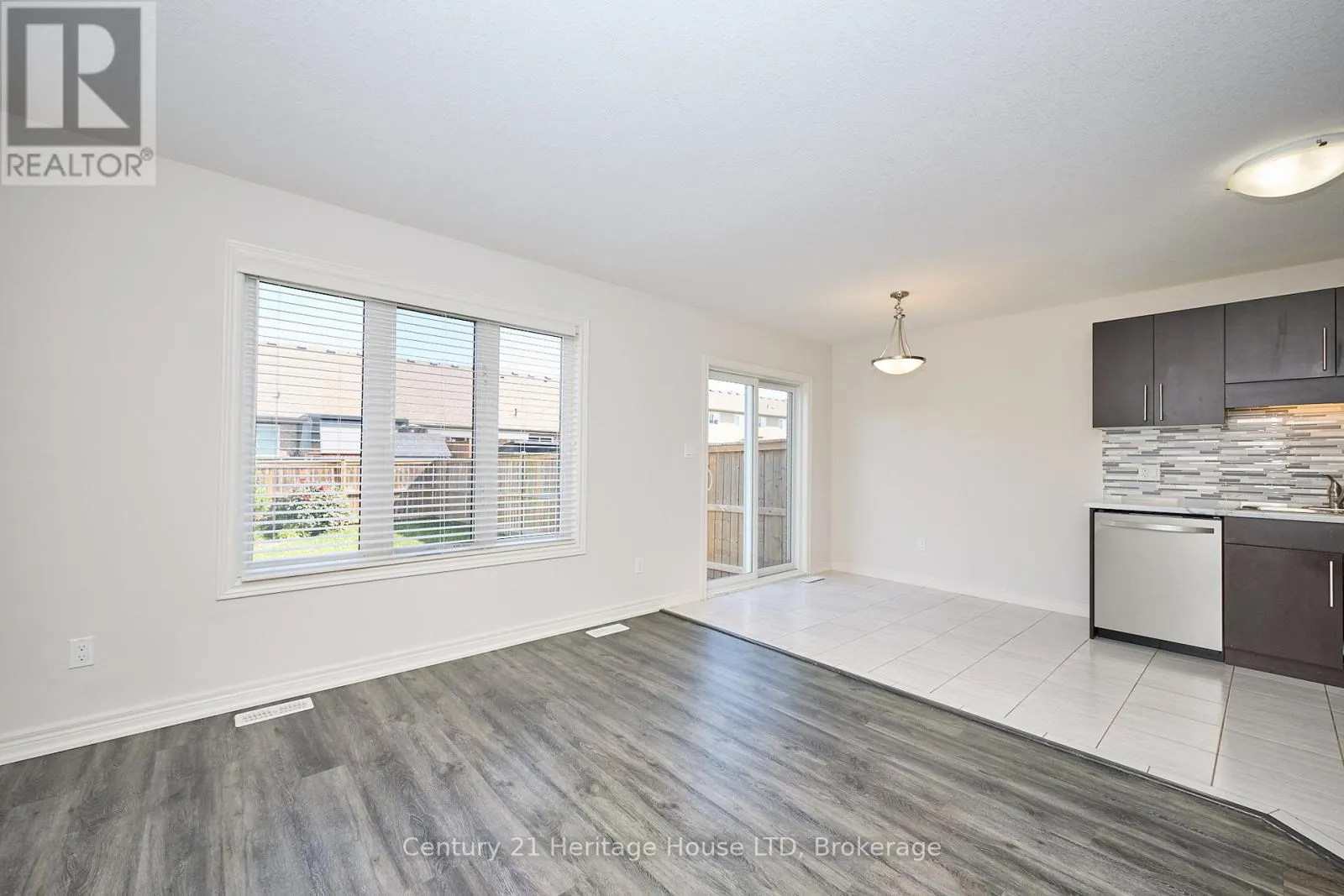 289 SILVERWOOD AVENUE