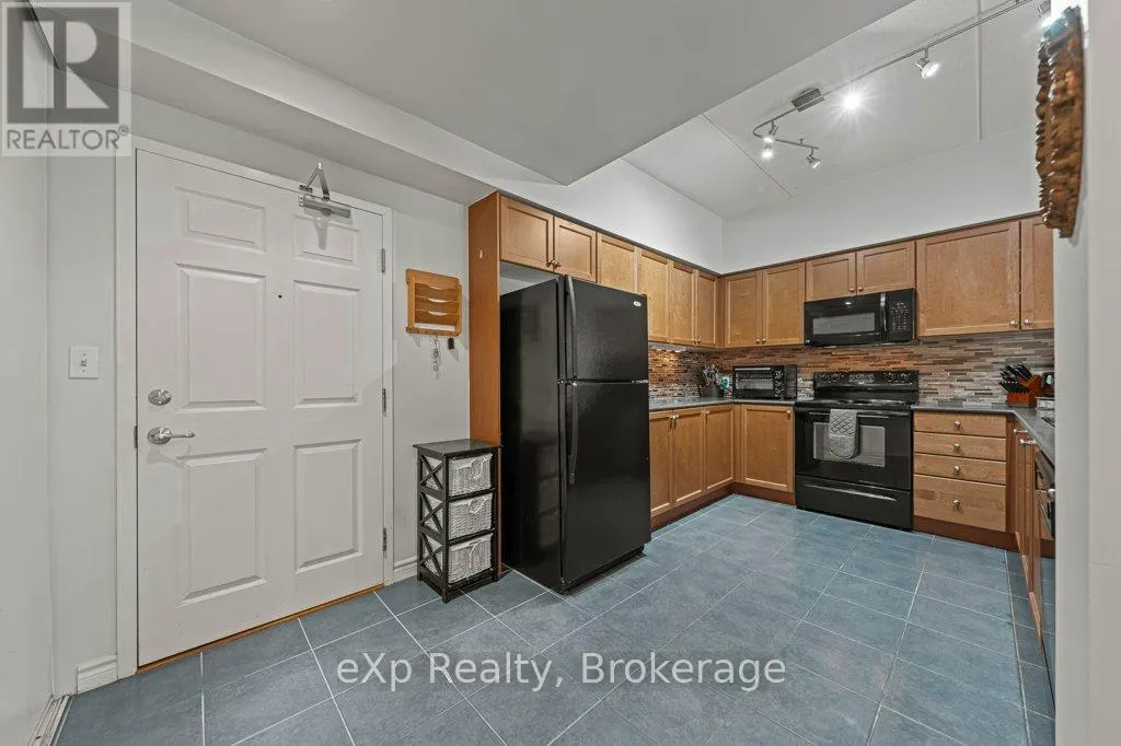 315 - 308 WATSON PARKWAY N, #315