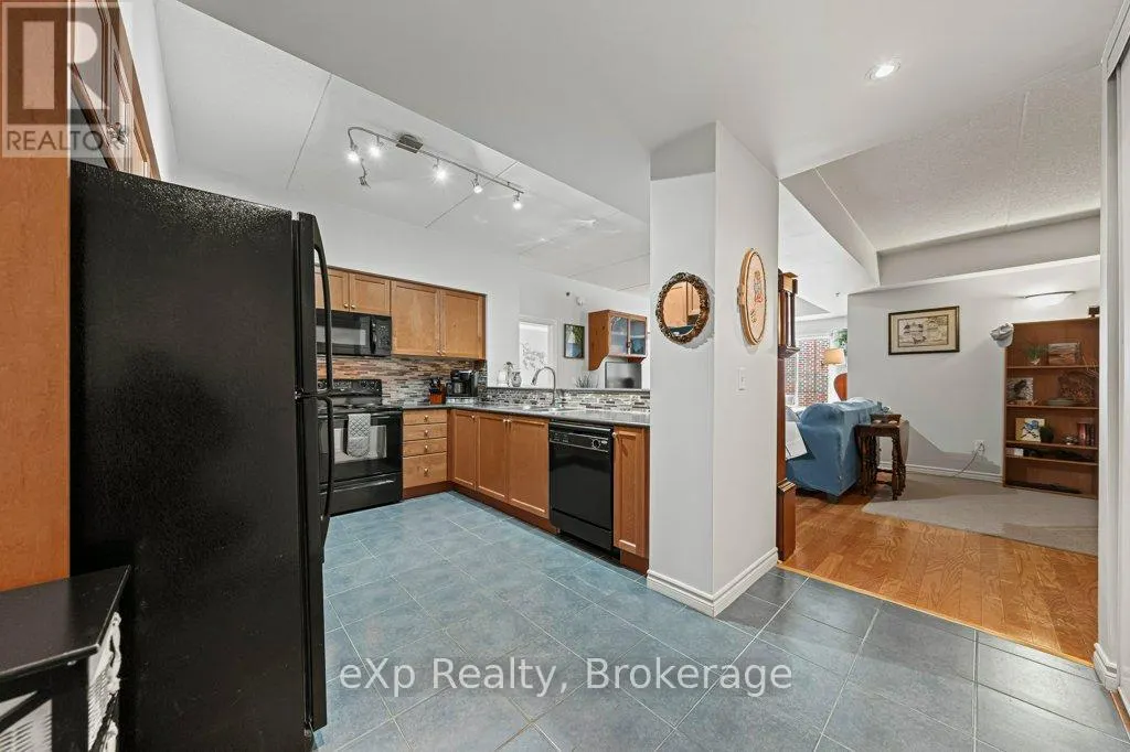 315 - 308 WATSON PARKWAY N, #315