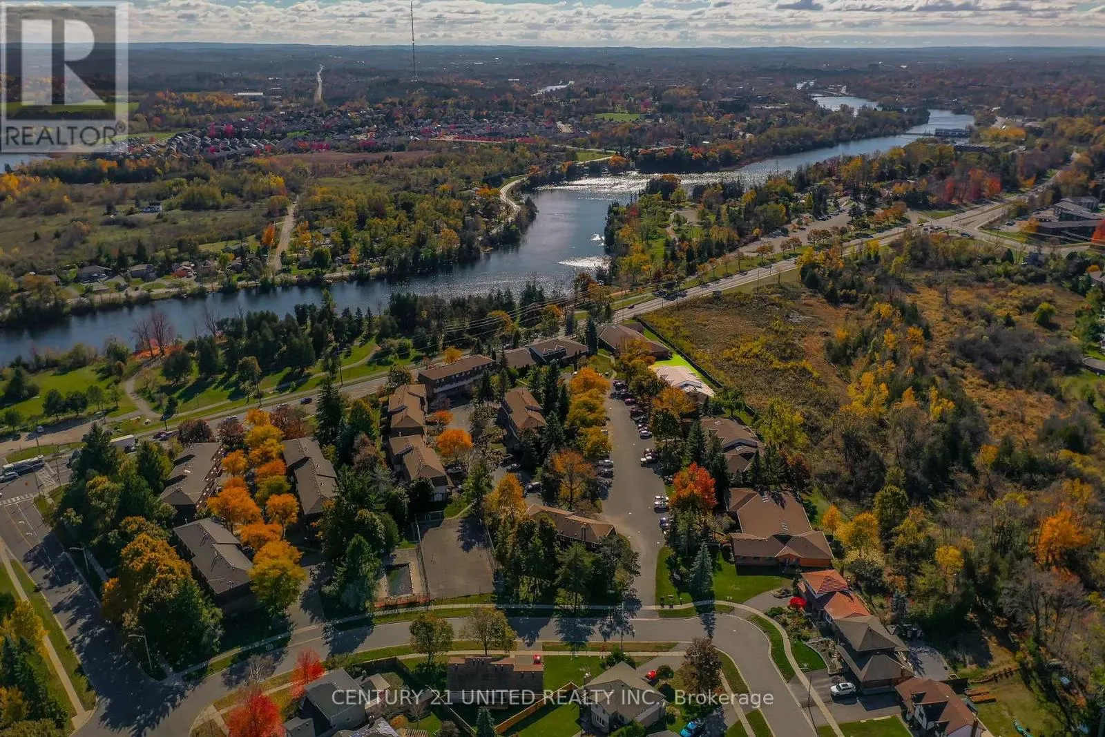 15 - 36 CHAMPLAIN CRESCENT, #15