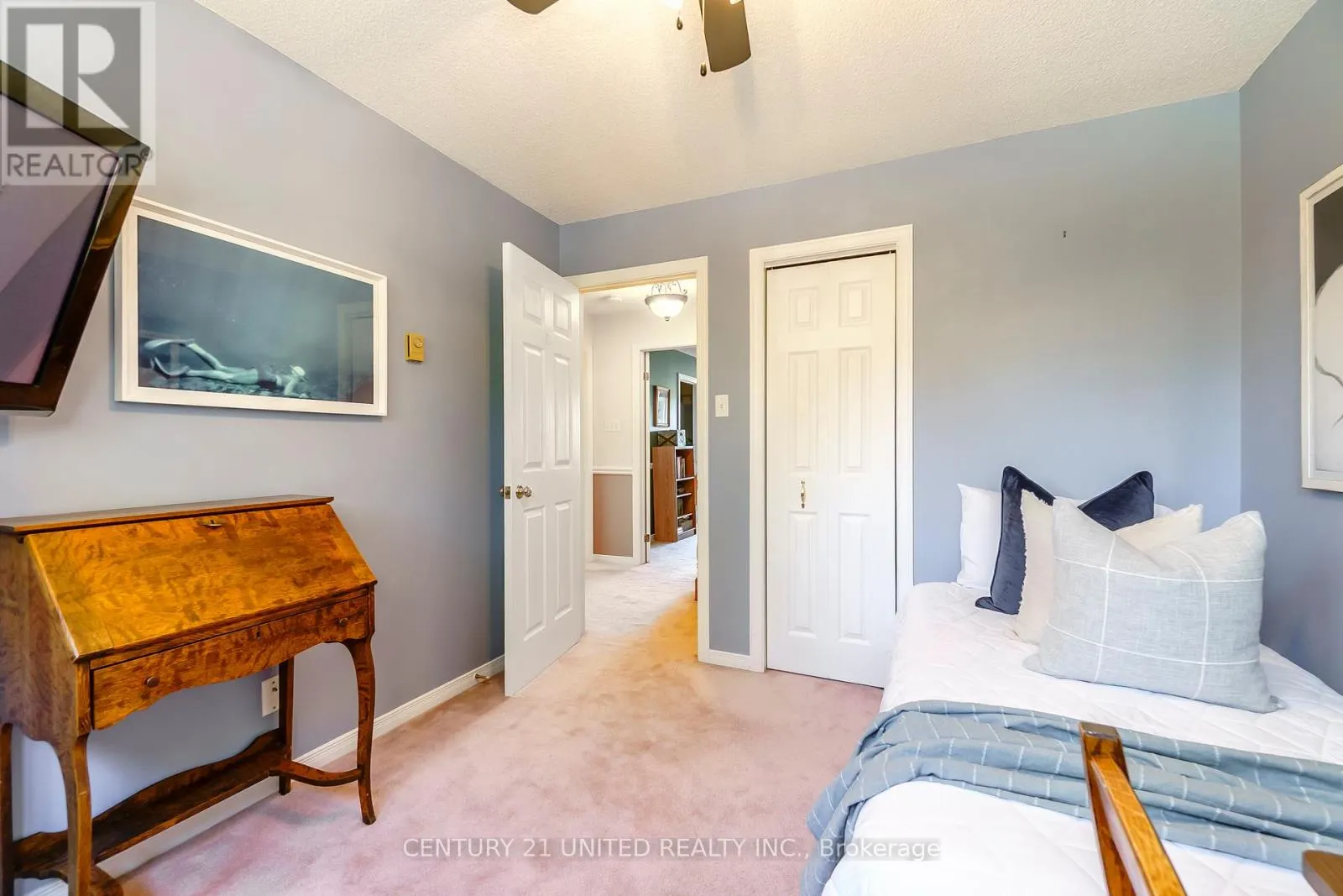 15 - 36 CHAMPLAIN CRESCENT, #15