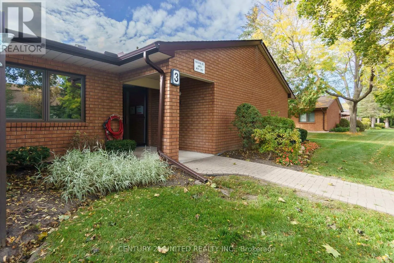 15 - 36 CHAMPLAIN CRESCENT, #15