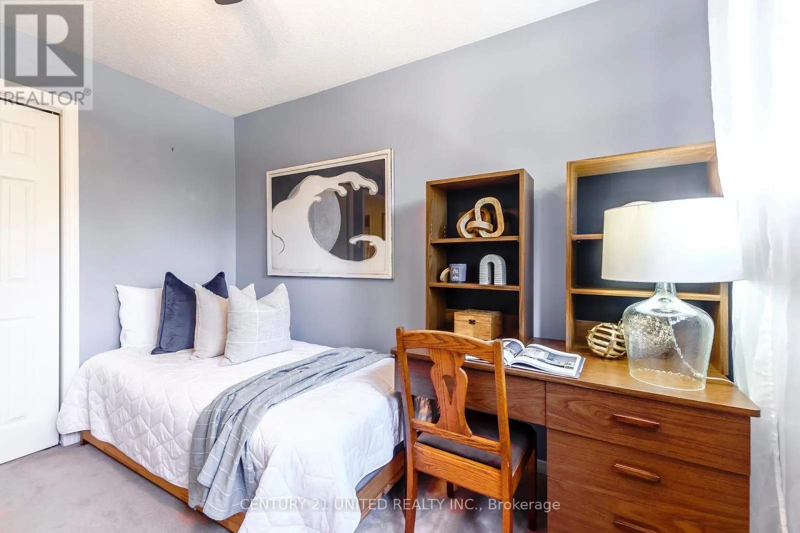 15 - 36 CHAMPLAIN CRESCENT, #15