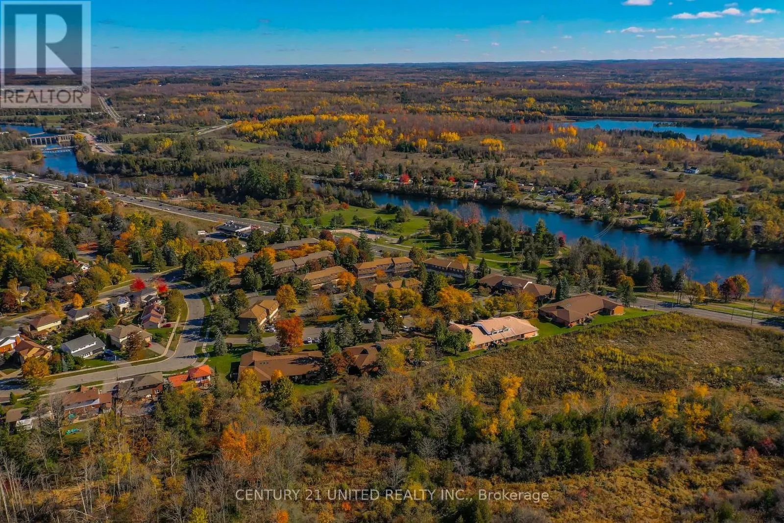 15 - 36 CHAMPLAIN CRESCENT, #15